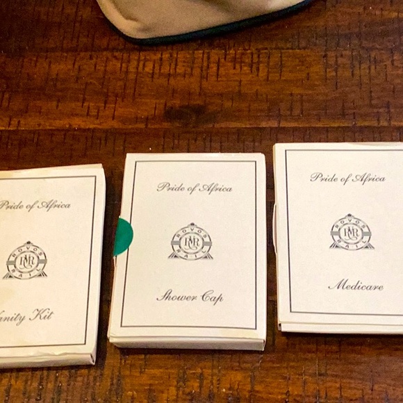 Rovos Rail, Pride of Africa Vintage and Rare amenities case with amenities - Picture 3 of 6